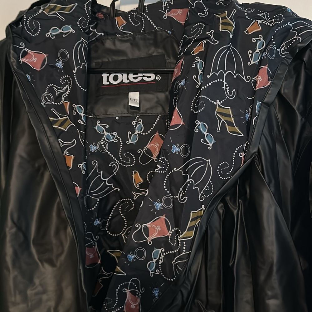 Totes Black hooded raincoat new - Picture 3 of 7